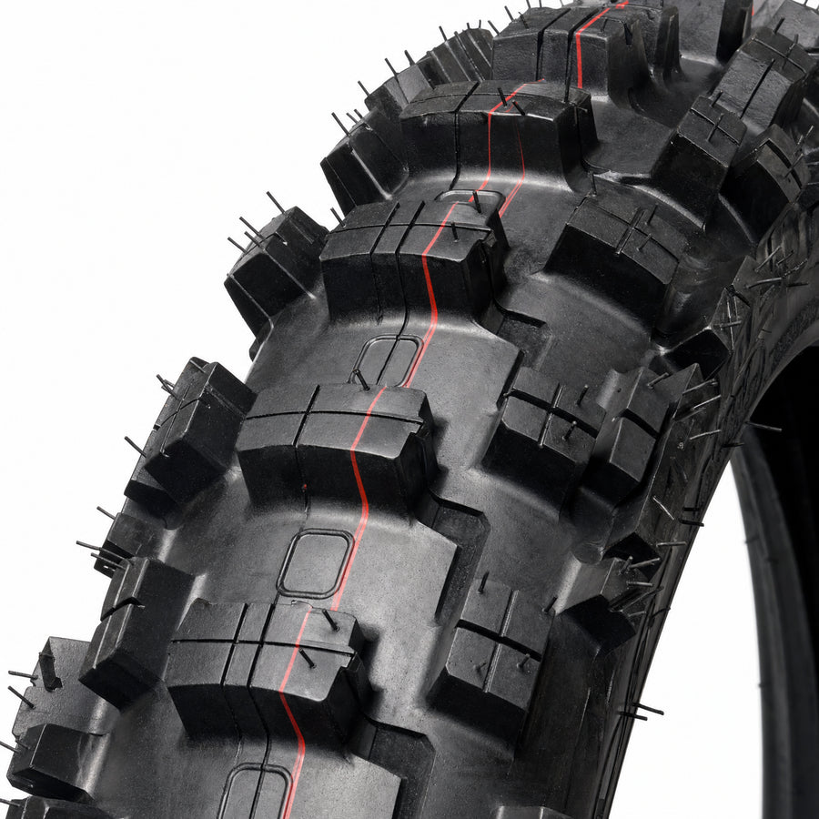 Neumático trasero motocross Eurotaff MTS252 110/90/19 — macro del dibujo de la banda de rodadura