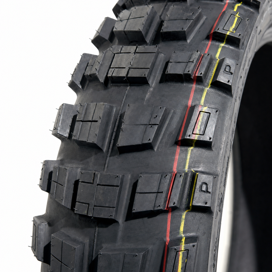Neumático trasero Eurotaff PX219 Maxi-Trail 150/70/18 tubeless — macro del dibujo de la banda de rodadura
