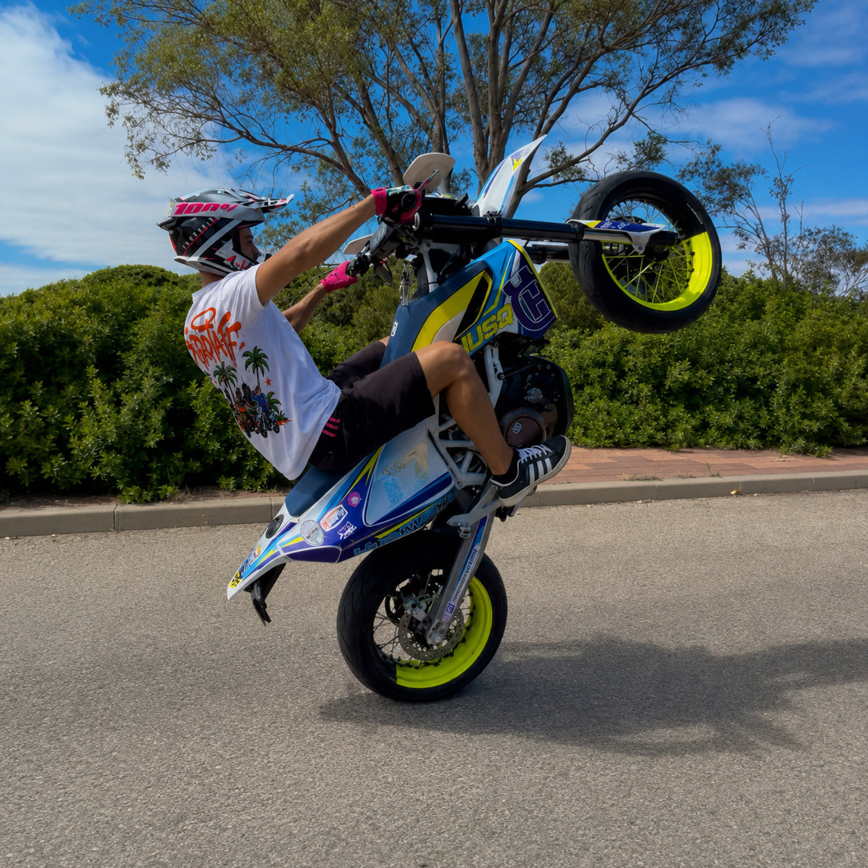 [DROP 003 / EDICIÓN LIMITADA] CAMISETA OVERSIZED UN VERANO EN SUPERMOTARD 2