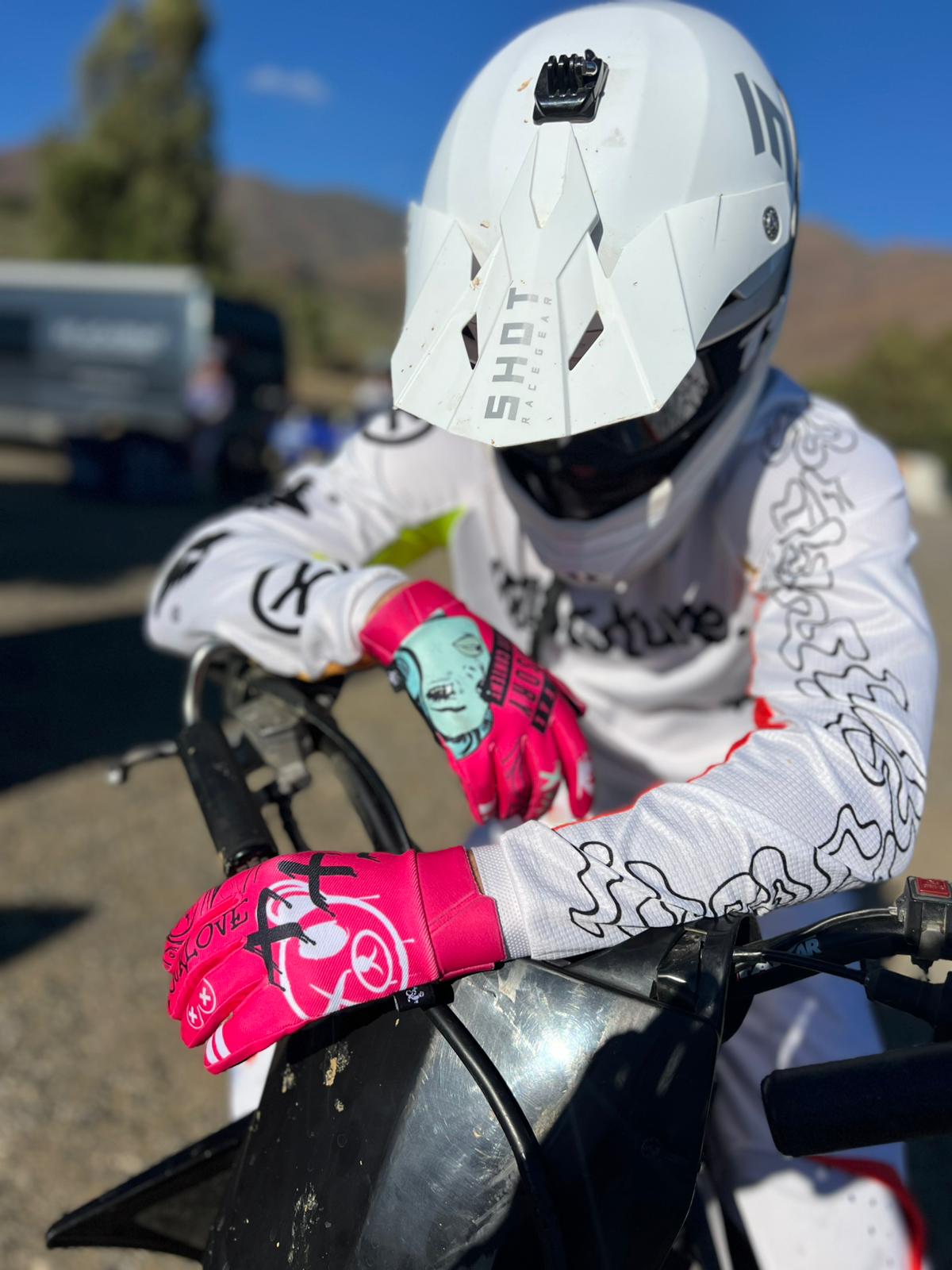 [DROP 002 / EDICIÓN LIMITADA] GUANTES MOTOCROSS TOXIC BARBIE