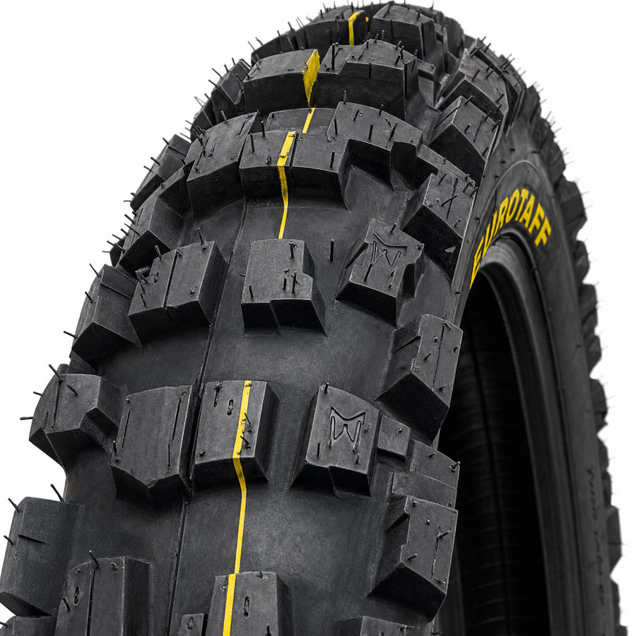 Neumático trasero enduro Eurotaff TS177 Medium/Hard 140/80-18 — macro del dibujo de la banda de rodadura